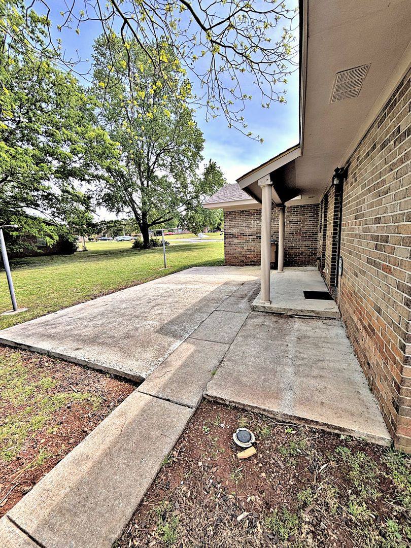 House for rent at 102 Elm Court NE, Decatur, AL 35601