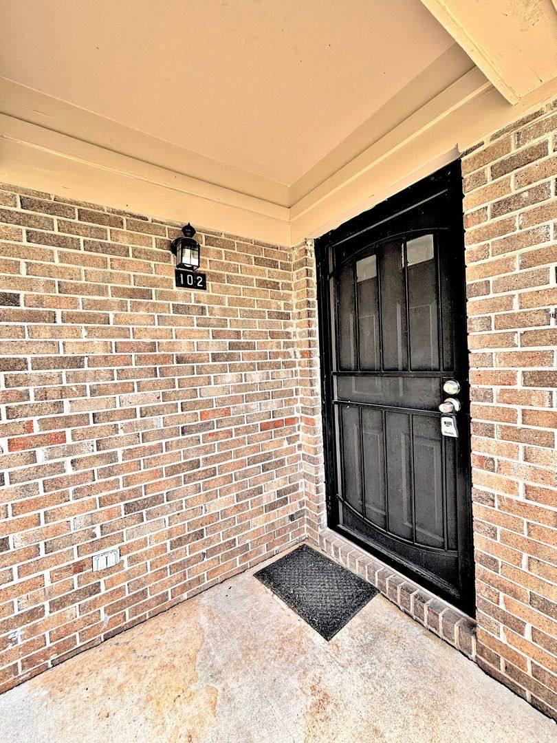 House for rent at 102 Elm Court NE, Decatur, AL 35601