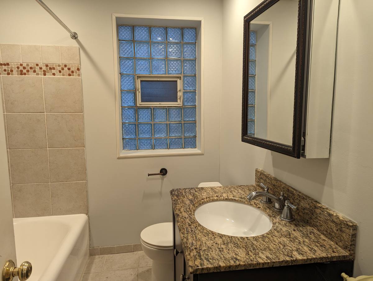 Apartment for rent at 5650 N Spaulding #2, Chicago, IL 60659