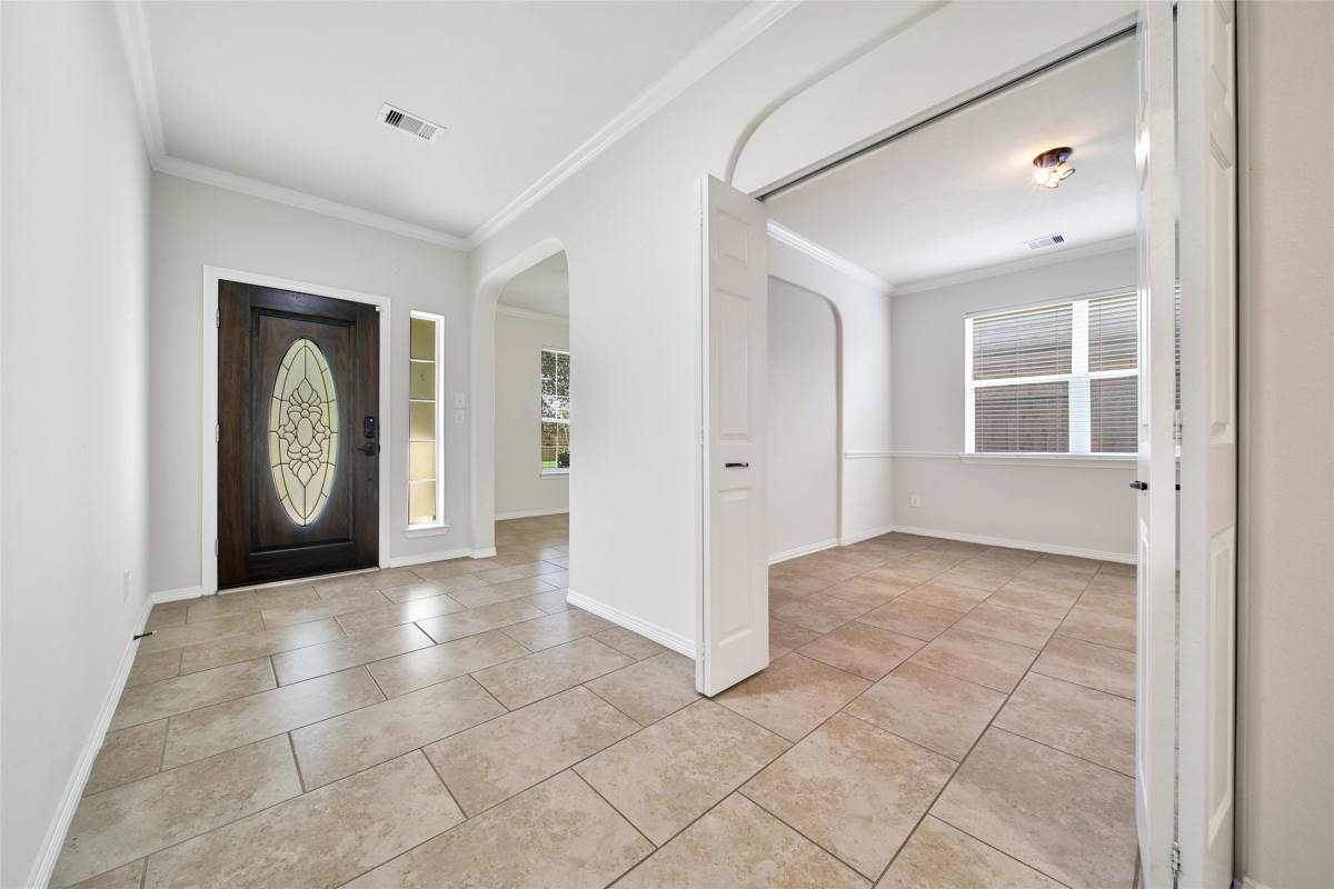 Apartment for rent at 9131 Durango Point Lane, Houston, TX 77070
