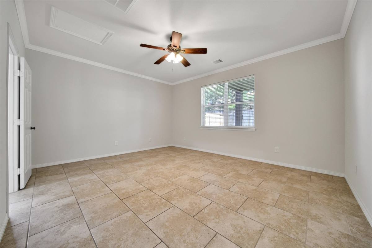 Apartment for rent at 9131 Durango Point Lane, Houston, TX 77070