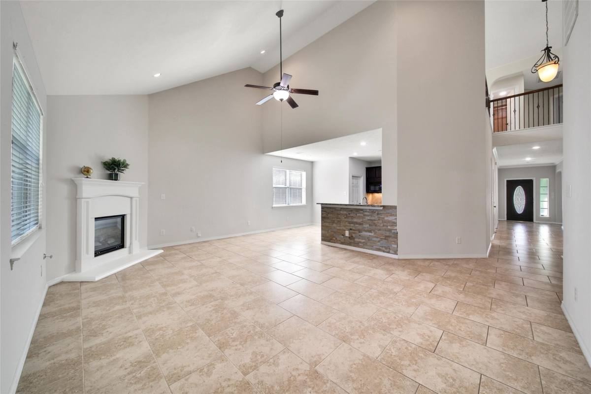 Apartment for rent at 9131 Durango Point Lane, Houston, TX 77070