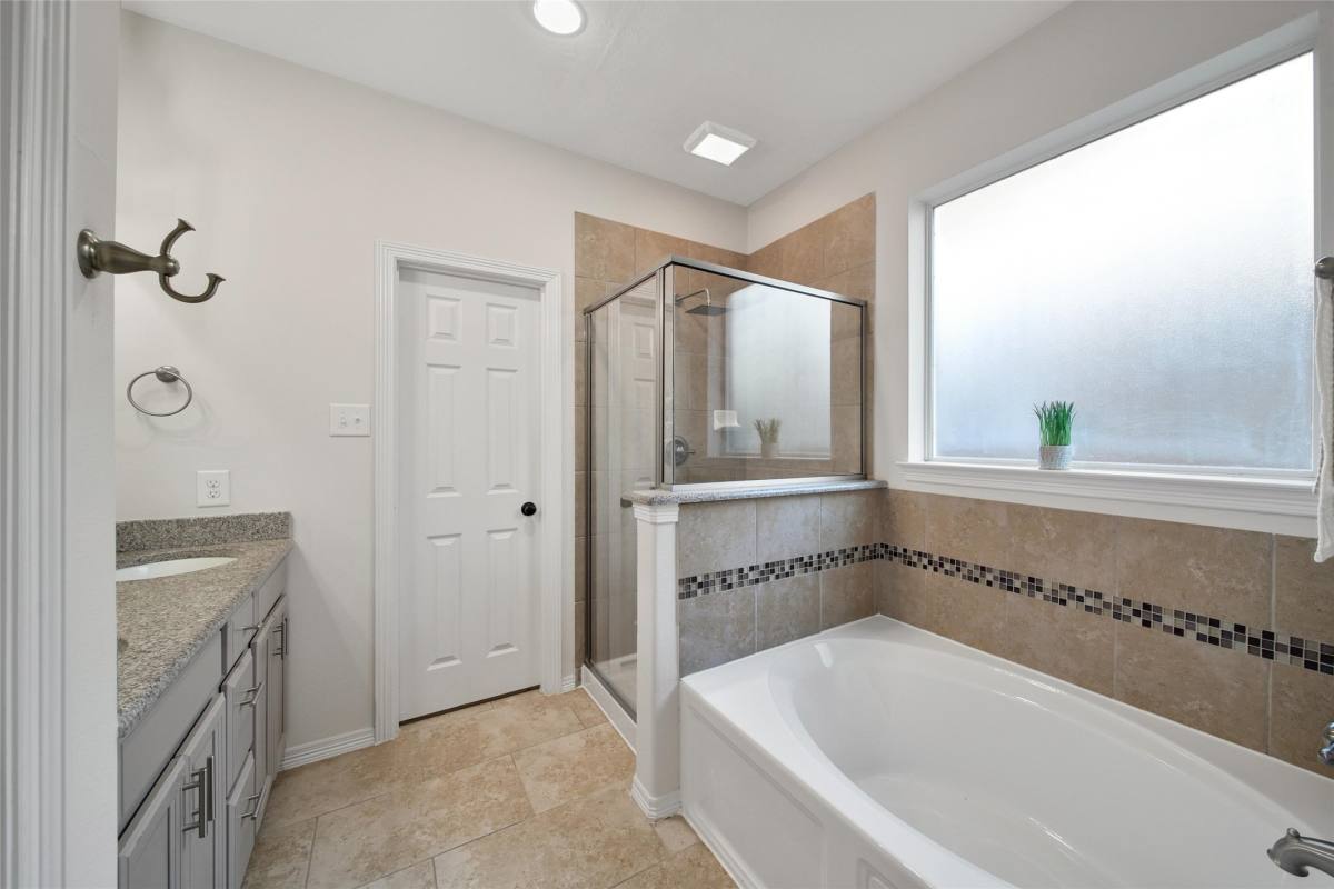 Apartment for rent at 9131 Durango Point Lane, Houston, TX 77070