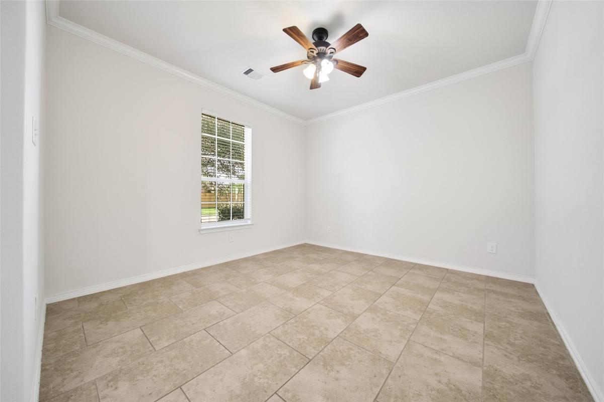 Apartment for rent at 9131 Durango Point Lane, Houston, TX 77070