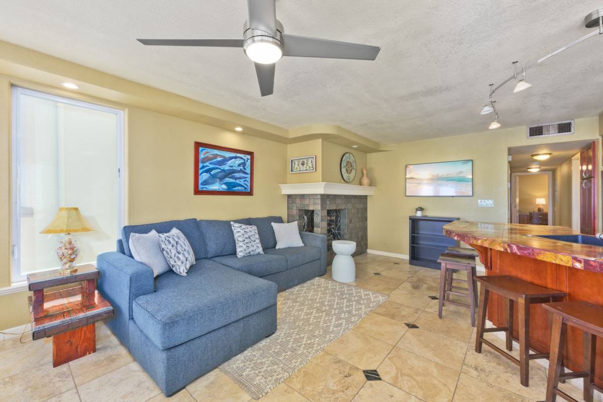 Apartment for rent at 111 E Edgewater Ave, Newport Beach, CA 92661