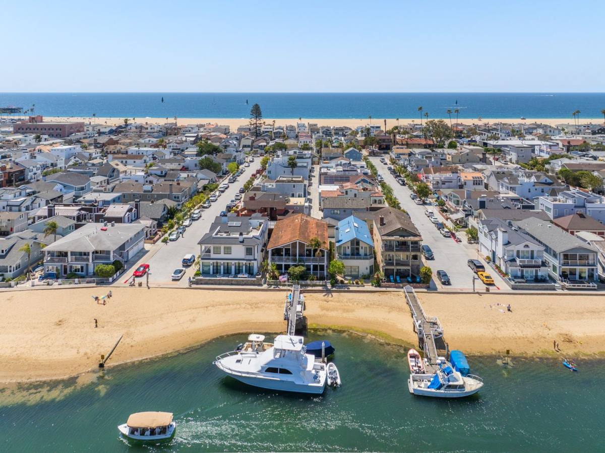 Apartment for rent at 111 E Edgewater Ave, Newport Beach, CA 92661