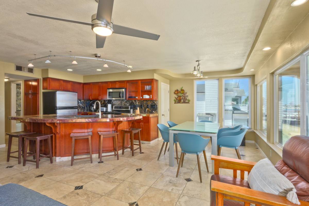 Apartment for rent at 111 E Edgewater Ave, Newport Beach, CA 92661