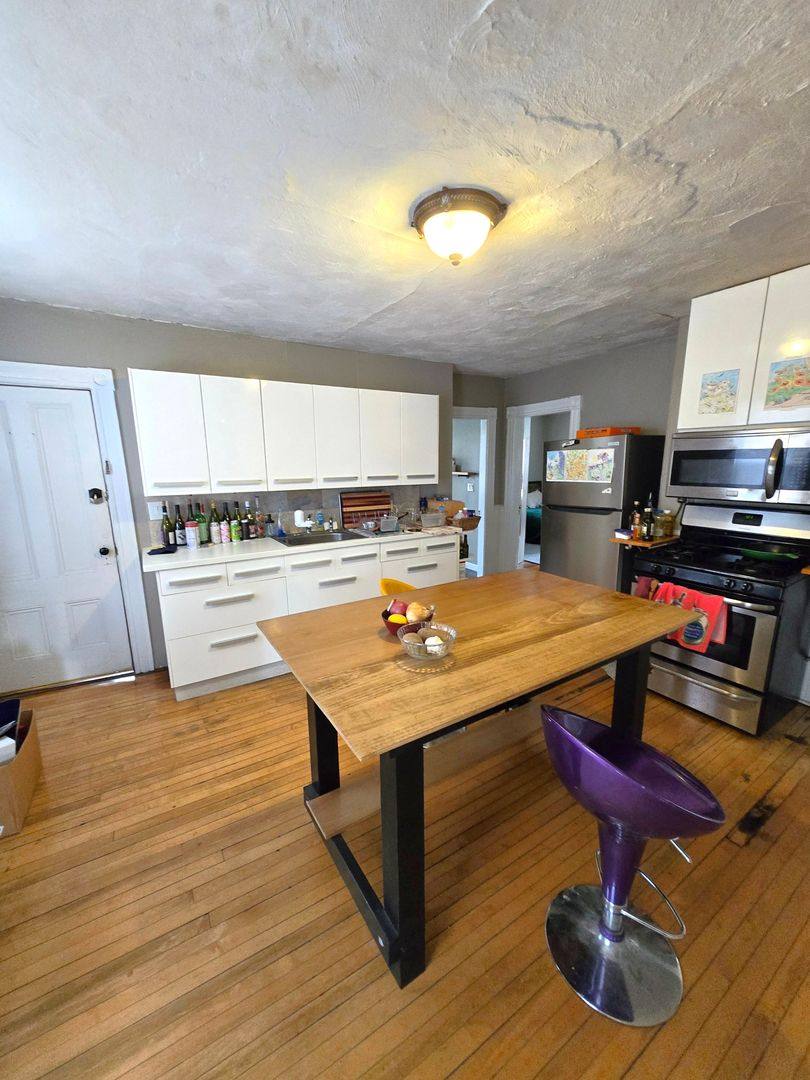 Apartment for rent at 103 Tell St, Providence, RI 02909
