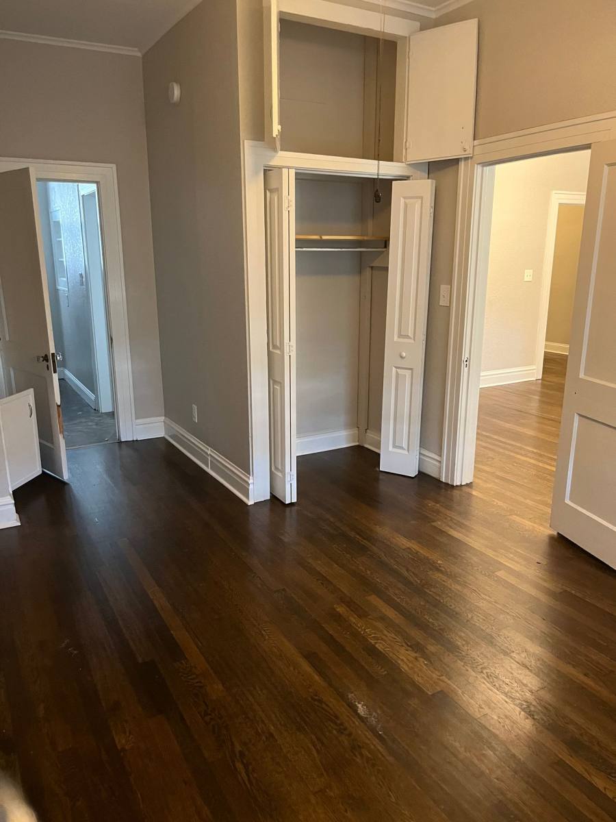 Apartment for rent at 111 W Unaka Ave, Johnson City, TN 37604