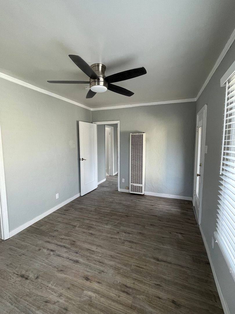 Apartment for rent at 239 W 80th St, Los Angeles, CA 90003