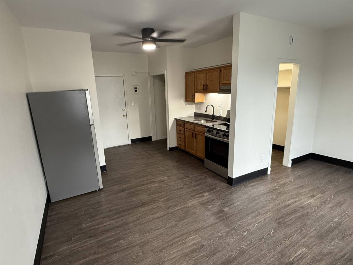 Apartment for rent at 123 Iowa Ave #3, Iowa City, IA 52240