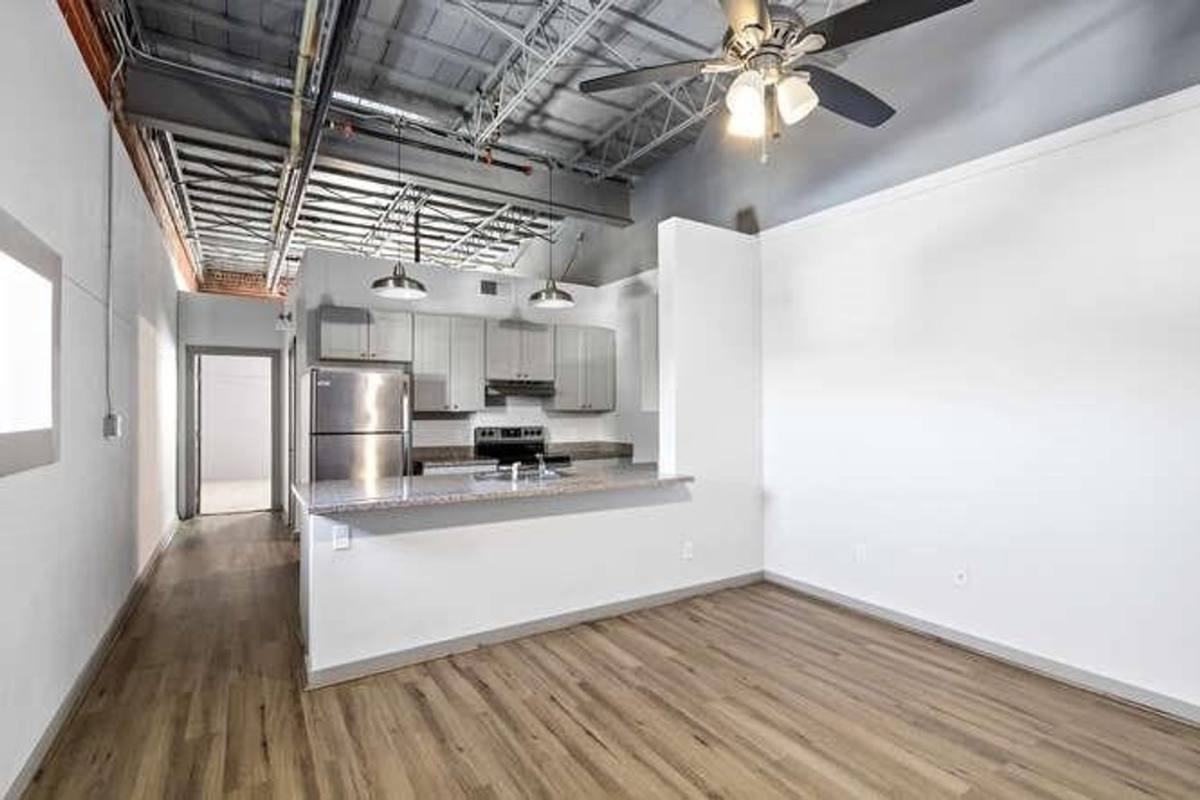 Apartment for rent at 612 W Texas Ave, Baytown, TX 77520