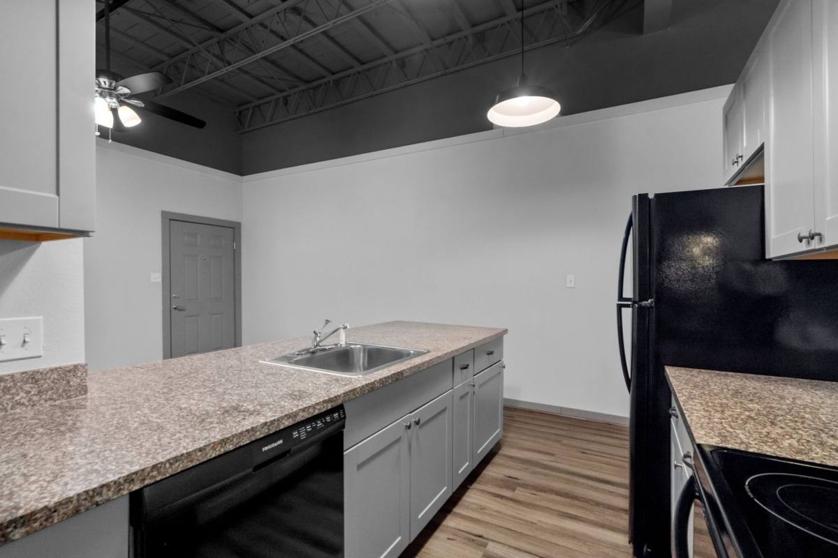 Apartment for rent at 612 W Texas Ave, Baytown, TX 77520