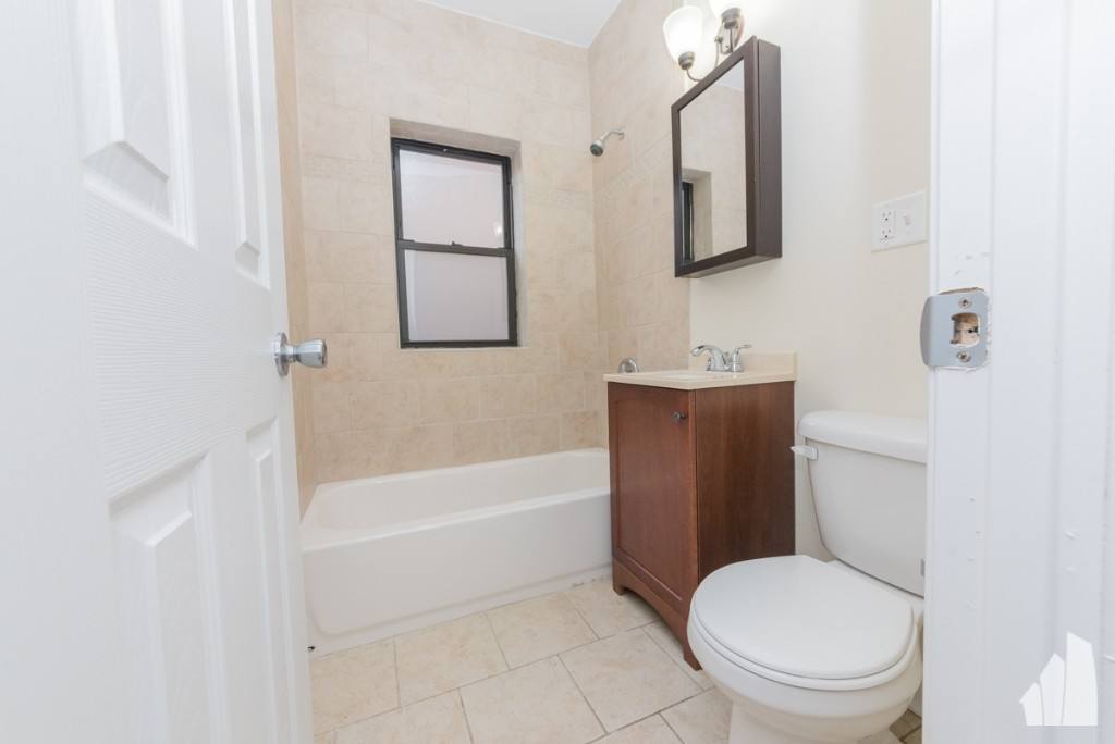 Apartment for rent at 536 W Arlington Place #306, Chicago, IL 60614