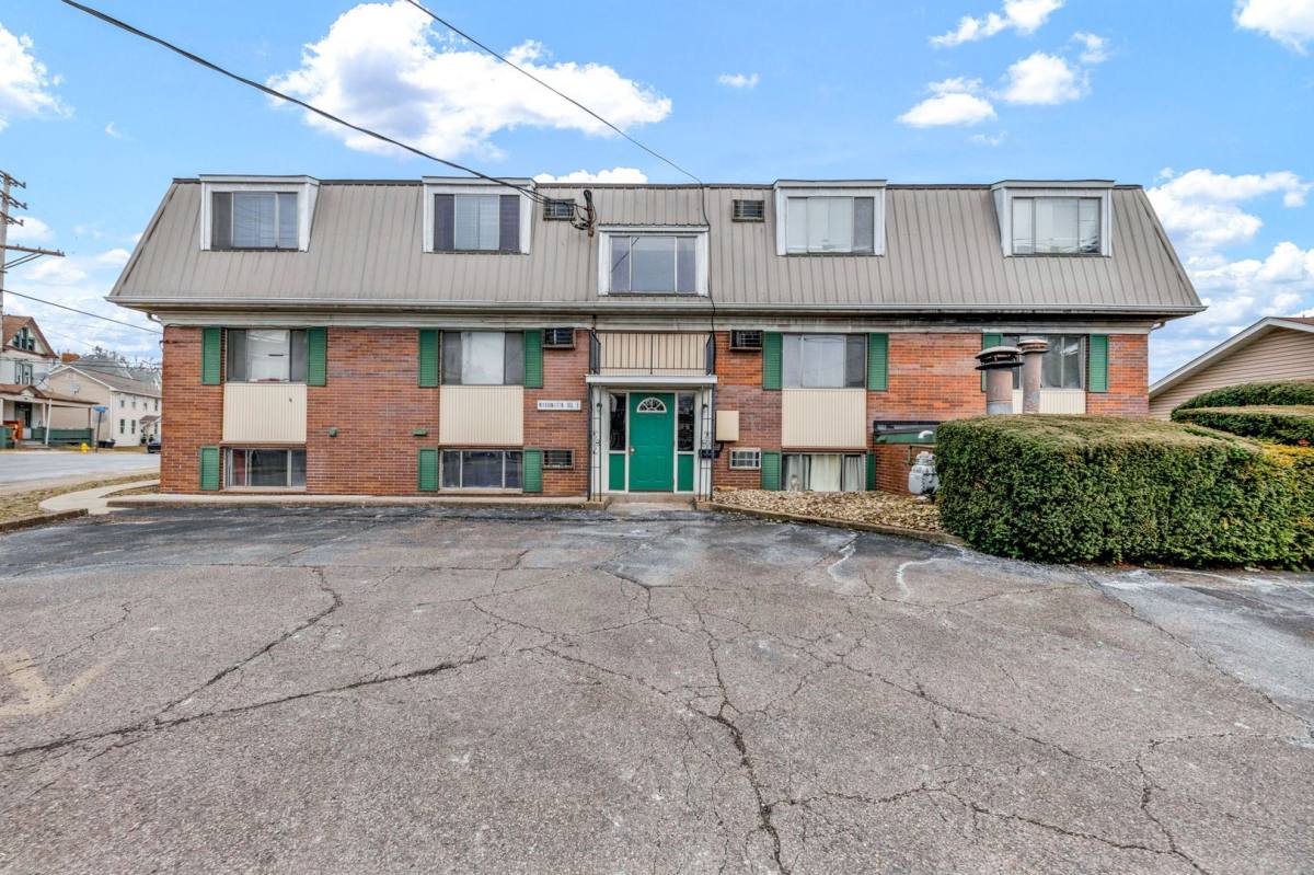 Apartment for rent at 192 Pennsylvania Ave, Rochester, PA 15074