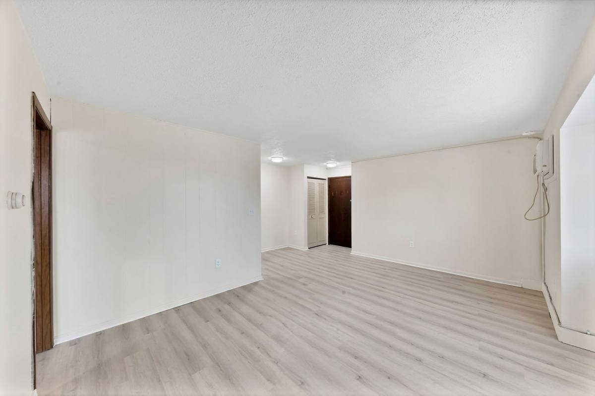 Apartment for rent at 192 Pennsylvania Ave, Rochester, PA 15074