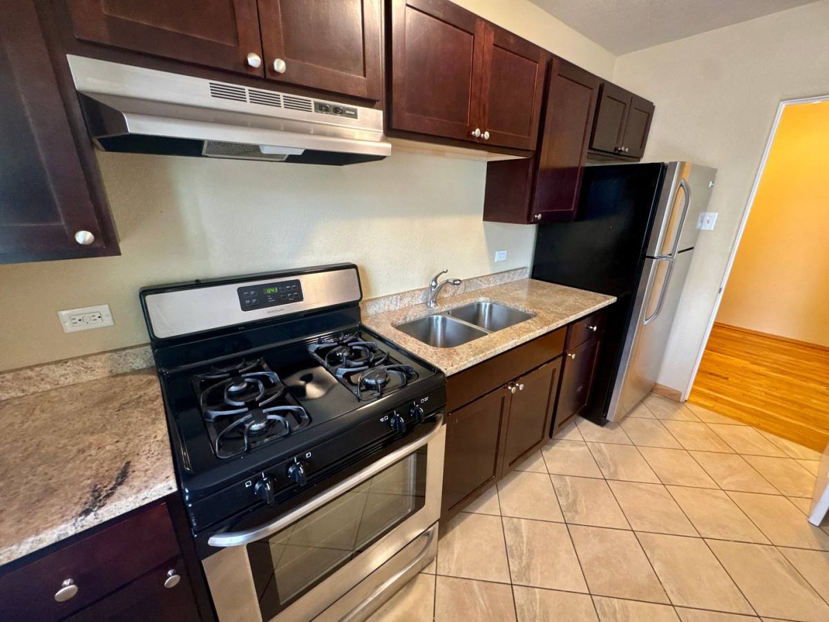 Apartment for rent at 1410 Poplar St, Denver, CO 80220