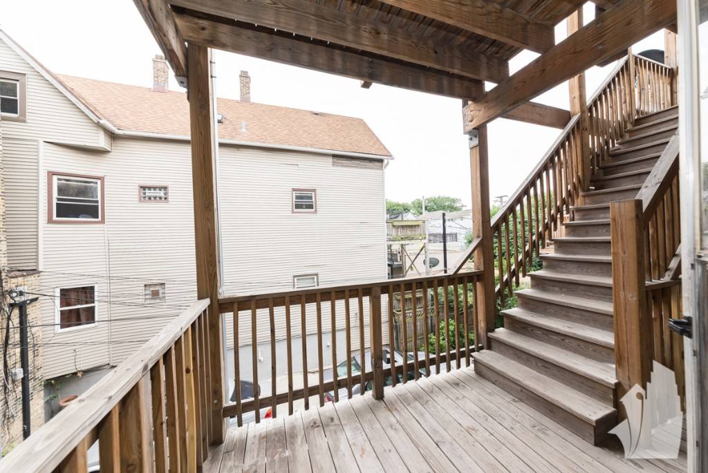 Apartment for rent at 1509 W Barry Ave #2, Chicago, IL 60657
