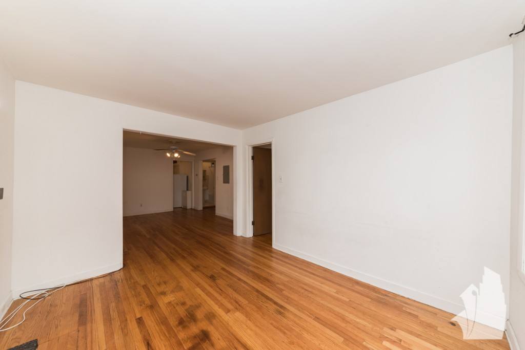 Apartment for rent at 1509 W Barry Ave #2, Chicago, IL 60657