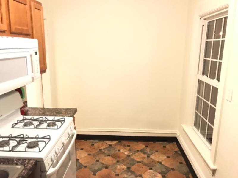 Apartment for rent at 1046 Liberty St, Franklin, PA 16323