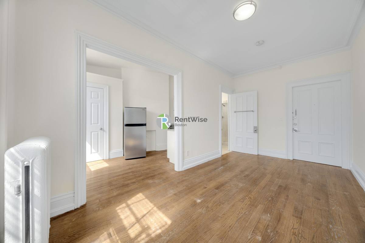 Apartment for rent at 92 Charles St #33, Boston, MA 02114