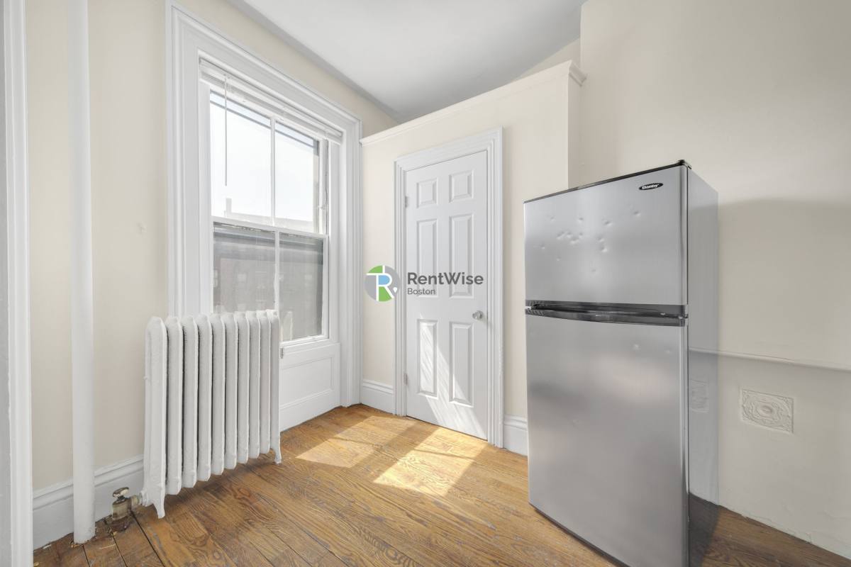 Apartment for rent at 92 Charles St #33, Boston, MA 02114