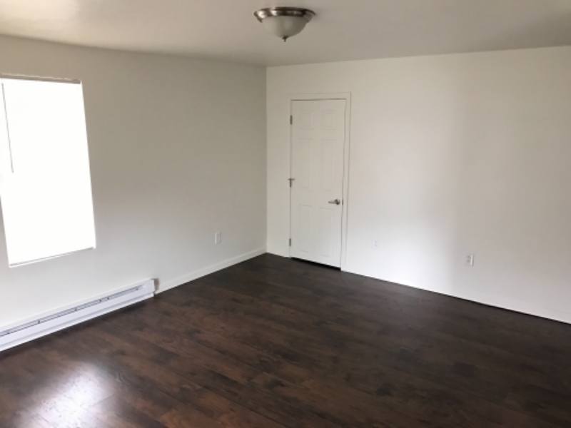 Apartment for rent at 414 Fox St, Franklin, PA 16323