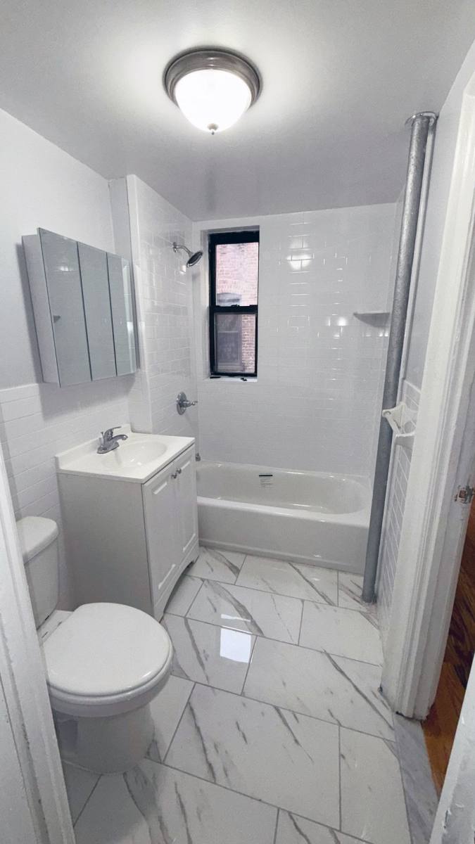 Apartment for rent at 2685 Kennedy Blvd, Jersey City, NJ 07306