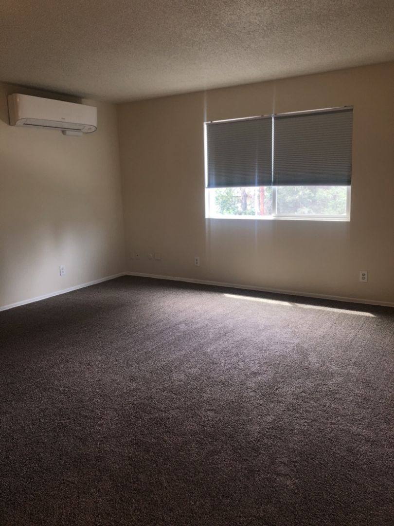 Apartment for rent at 102 Oak Grove Rd, Medford, OR 97501