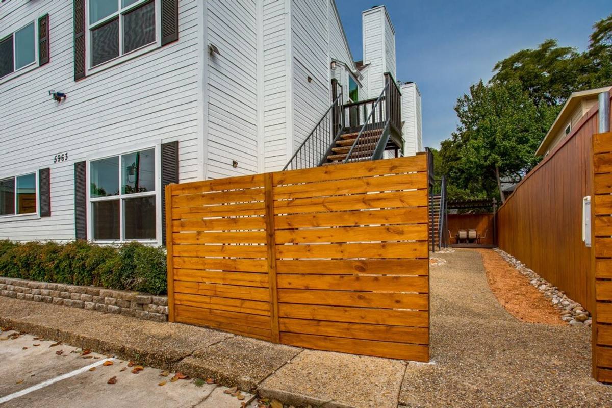 Apartment for rent at 5963 Ross Ave, Dallas, TX 75206