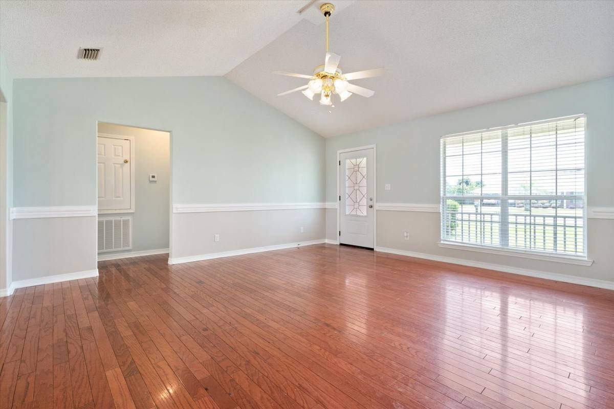 House for rent at 19675 O'Grady Ave, Robertsdale, AL 36567