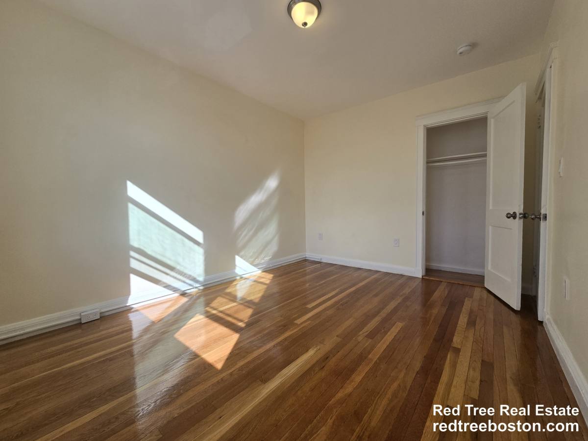 Apartment for rent at 183 Kent #5, Brookline, MA 02446