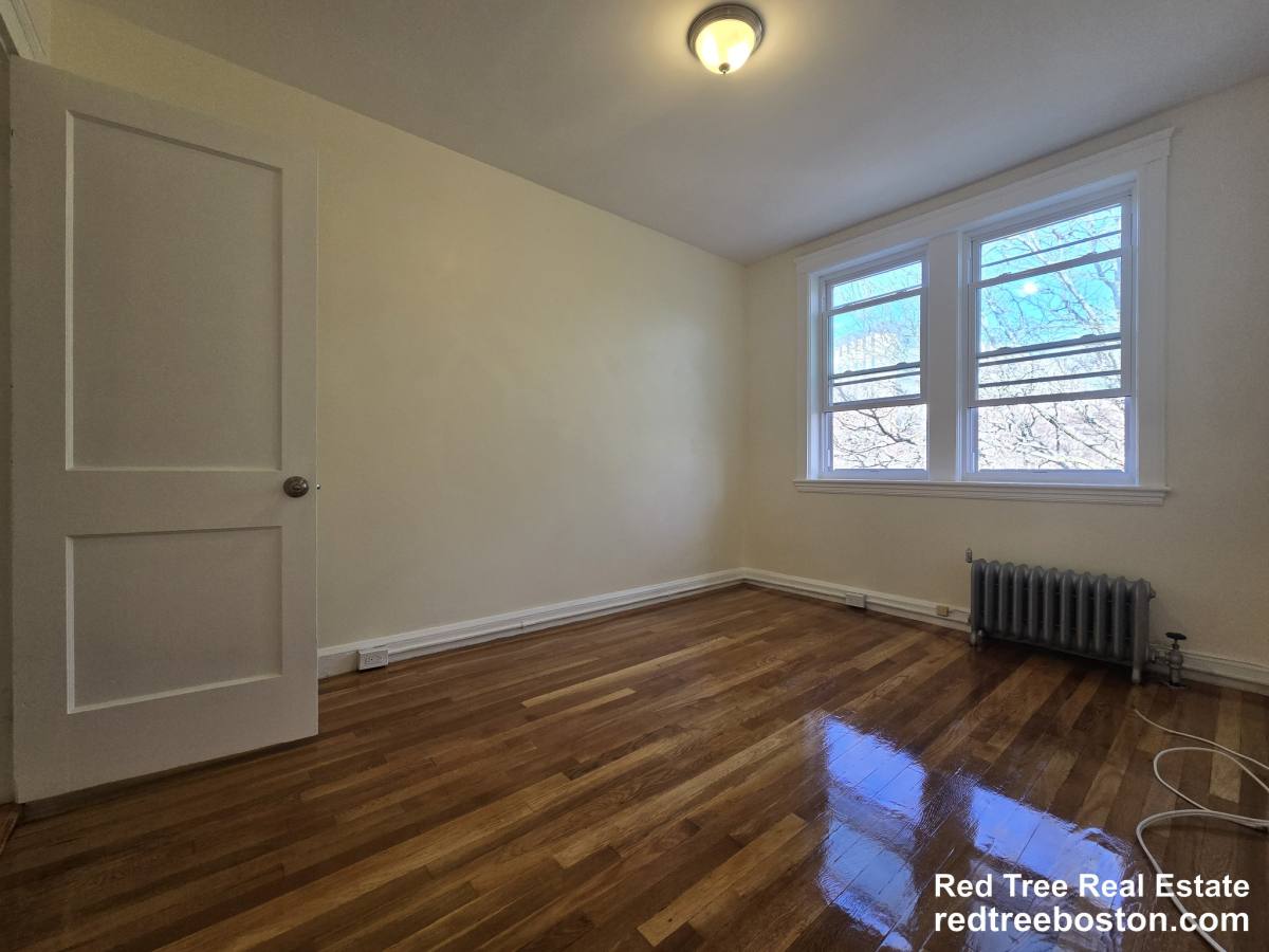 Apartment for rent at 183 Kent #5, Brookline, MA 02446
