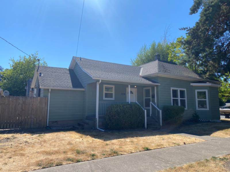 House for rent at 398 22nd St SE, Salem, OR 97301