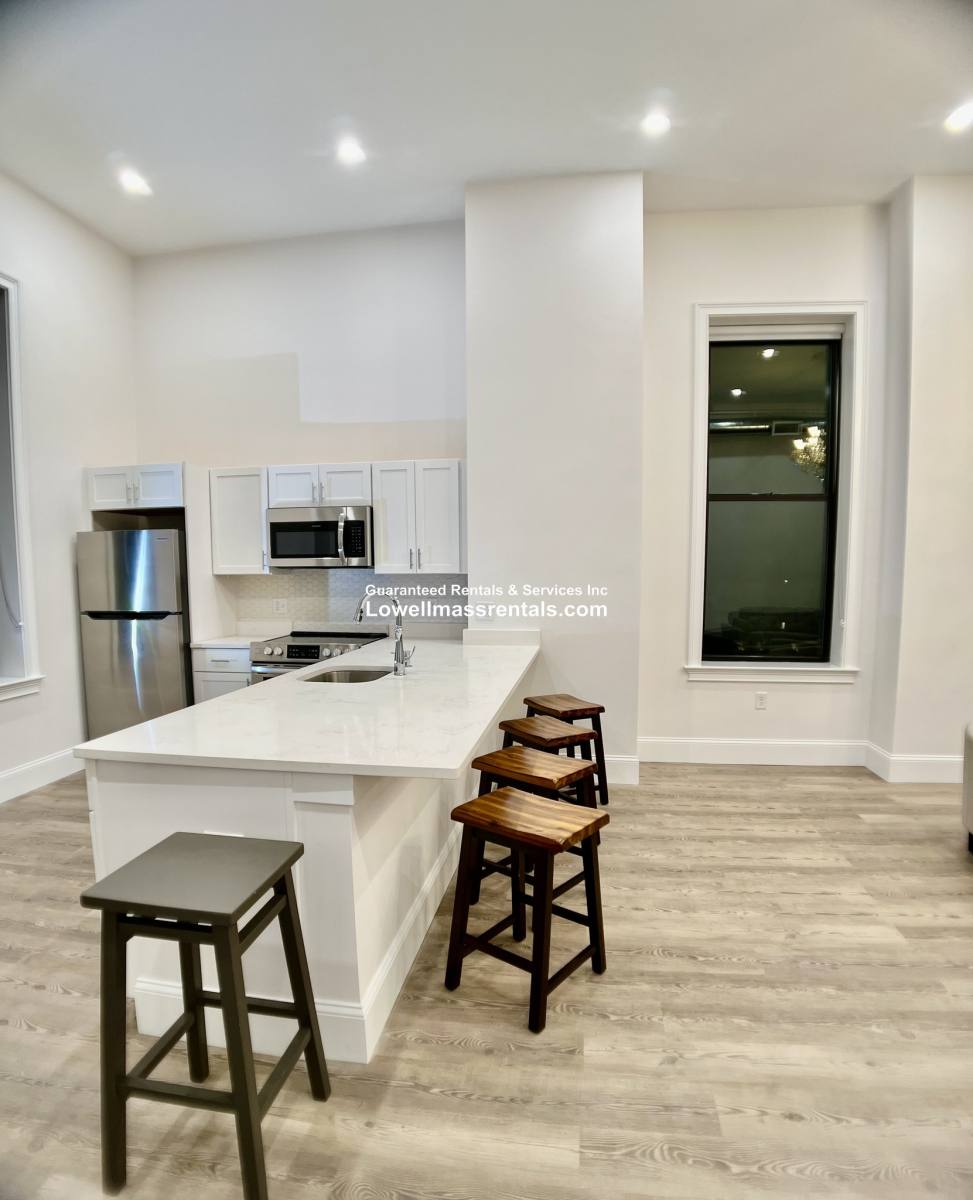 Apartment for rent at 353 Pawtucket St #201, Lowell, MA 01854
