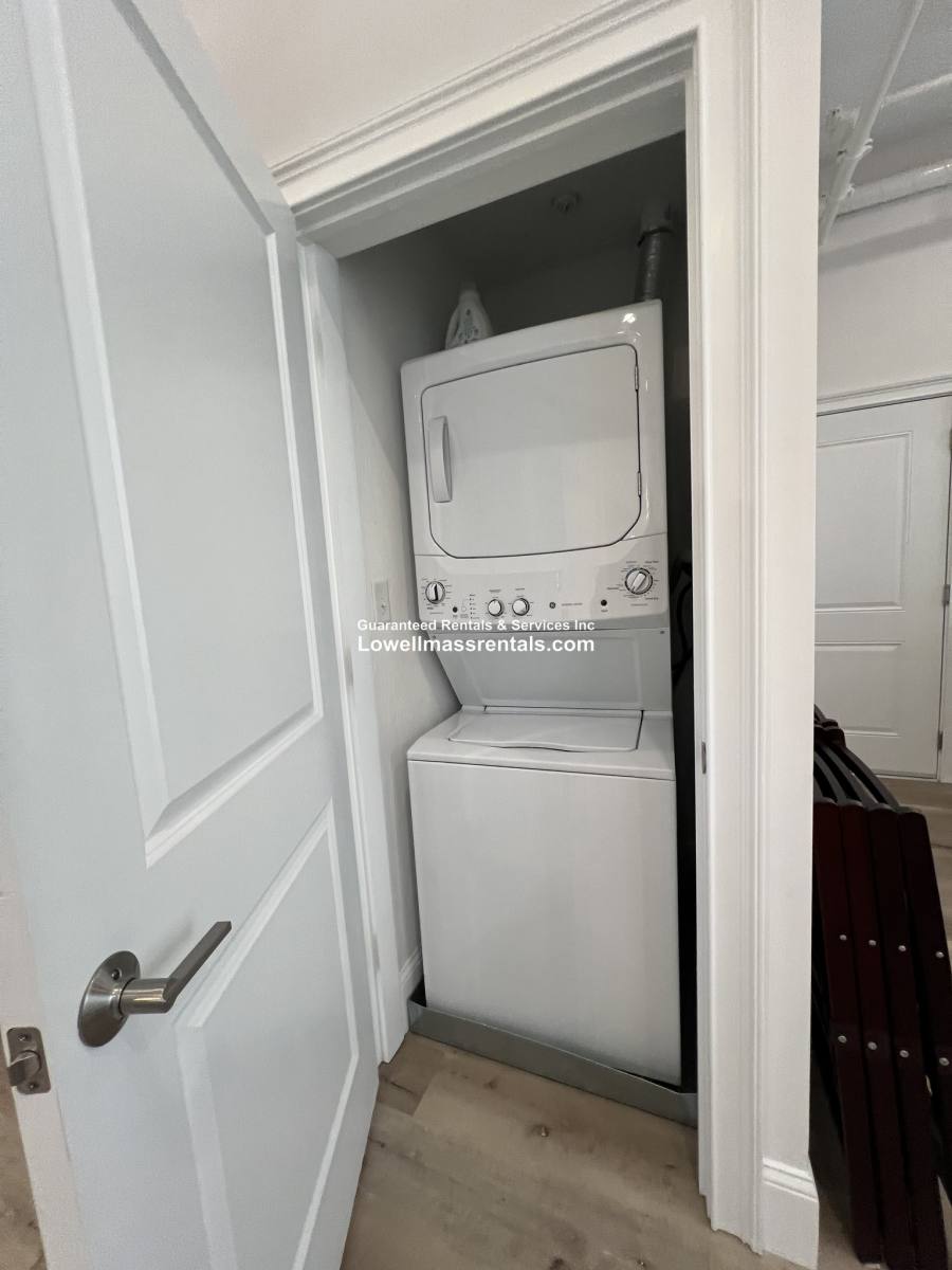 Apartment for rent at 353 Pawtucket St #201, Lowell, MA 01854