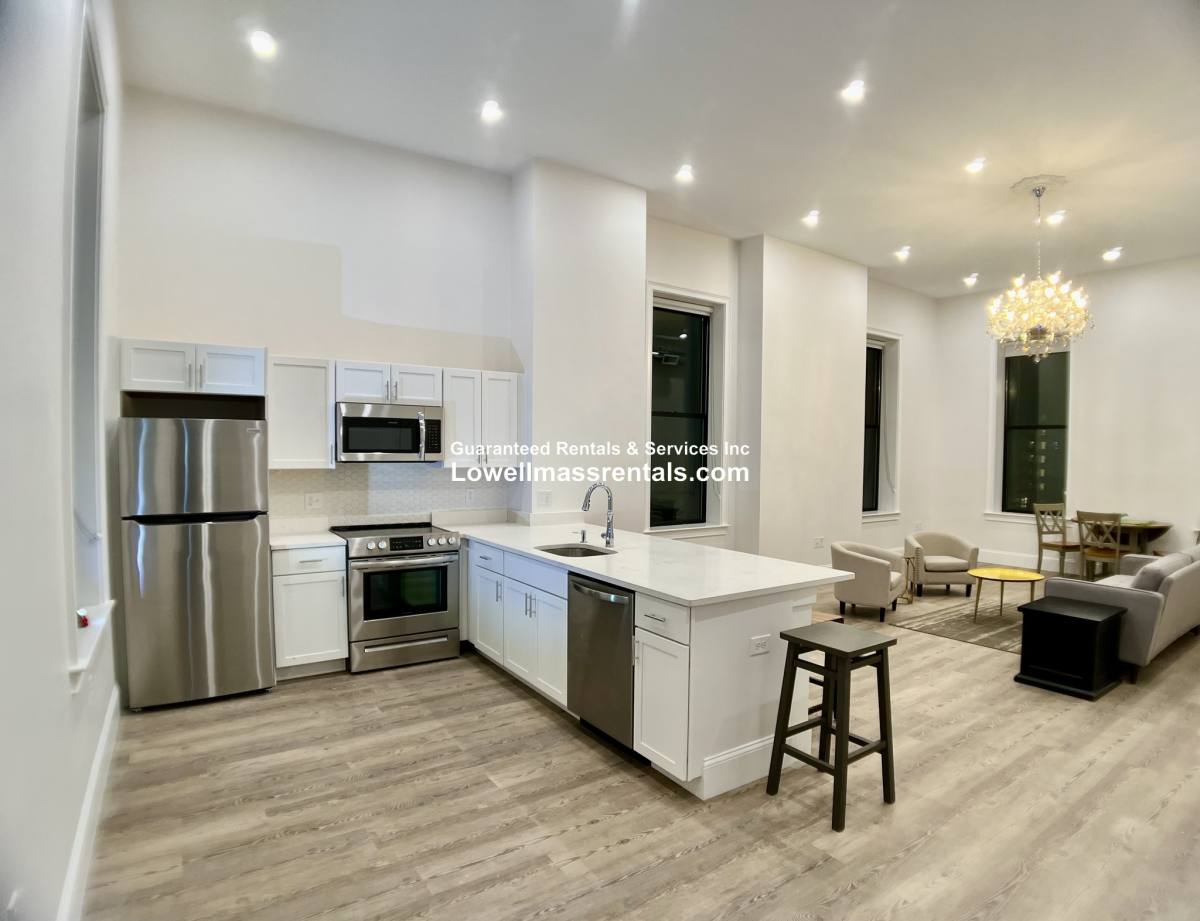 Apartment for rent at 353 Pawtucket St #201, Lowell, MA 01854