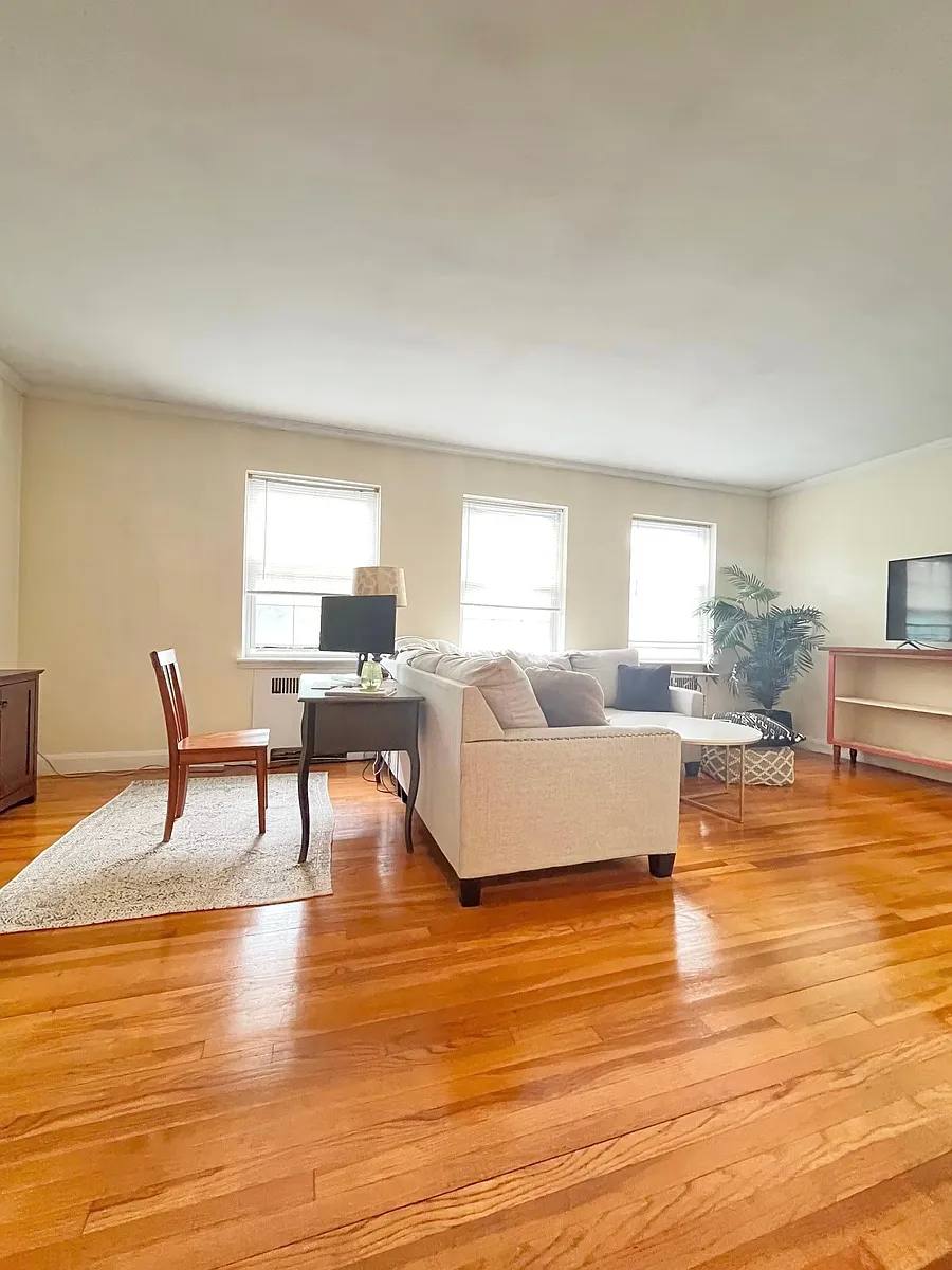 Apartment for rent at 1153 Beacon St #7, Brookline, MA 02446
