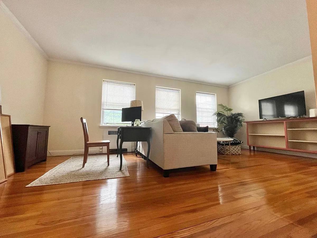 Apartment for rent at 1153 Beacon St #7, Brookline, MA 02446