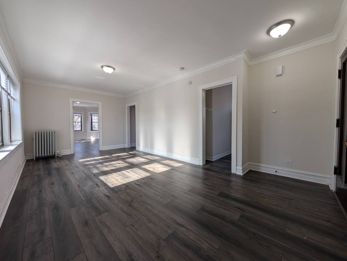 Apartment for rent at 5818 W Berteau #1, Chicago, IL 60634