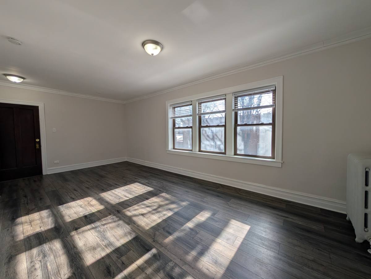 Apartment for rent at 5818 W Berteau #1, Chicago, IL 60634