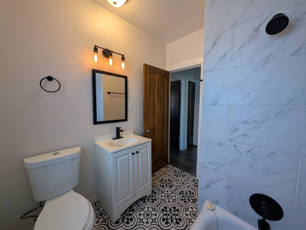 Apartment for rent at 5818 W Berteau #1, Chicago, IL 60634