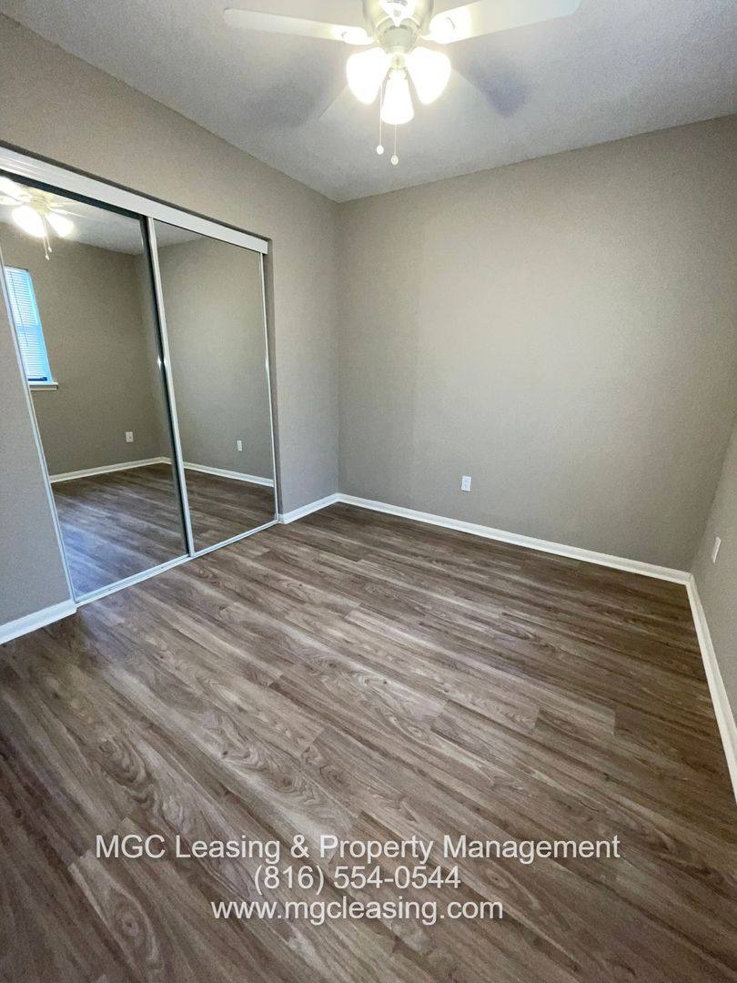 Apartment for rent at 309 SE Grand Ave, Lees Summit, MO 64063