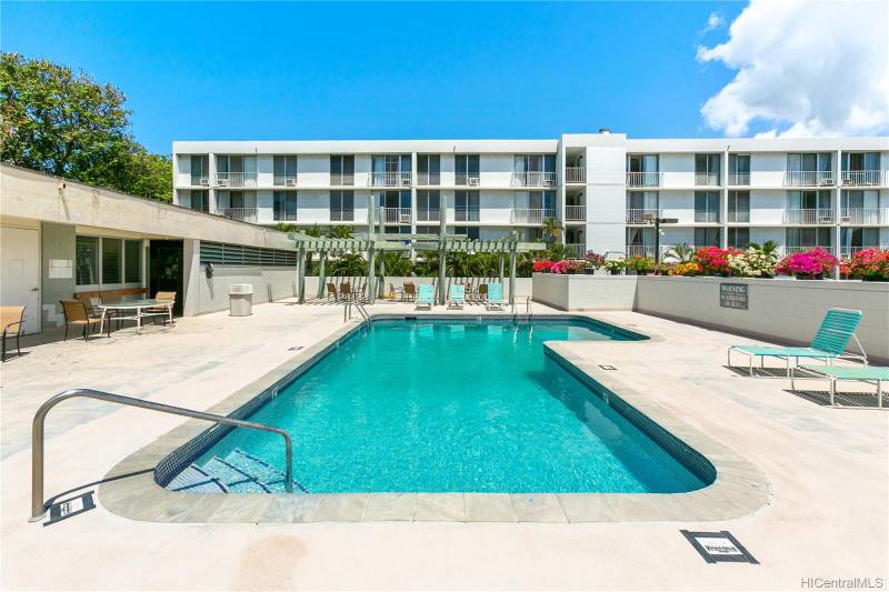 Condo for rent at 2845 Waialae Ave #421, Honolulu, HI 96826
