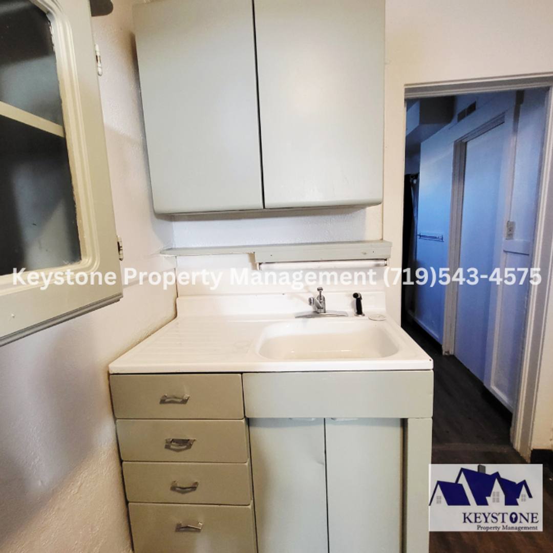 Apartment for rent at 1115 1 2 E, Pueblo, CO 81001