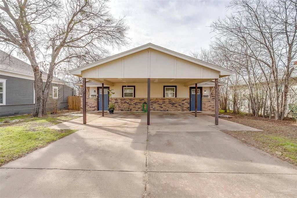 Apartment for rent at 4933 Curzon Ave, Fort Worth, TX 76107