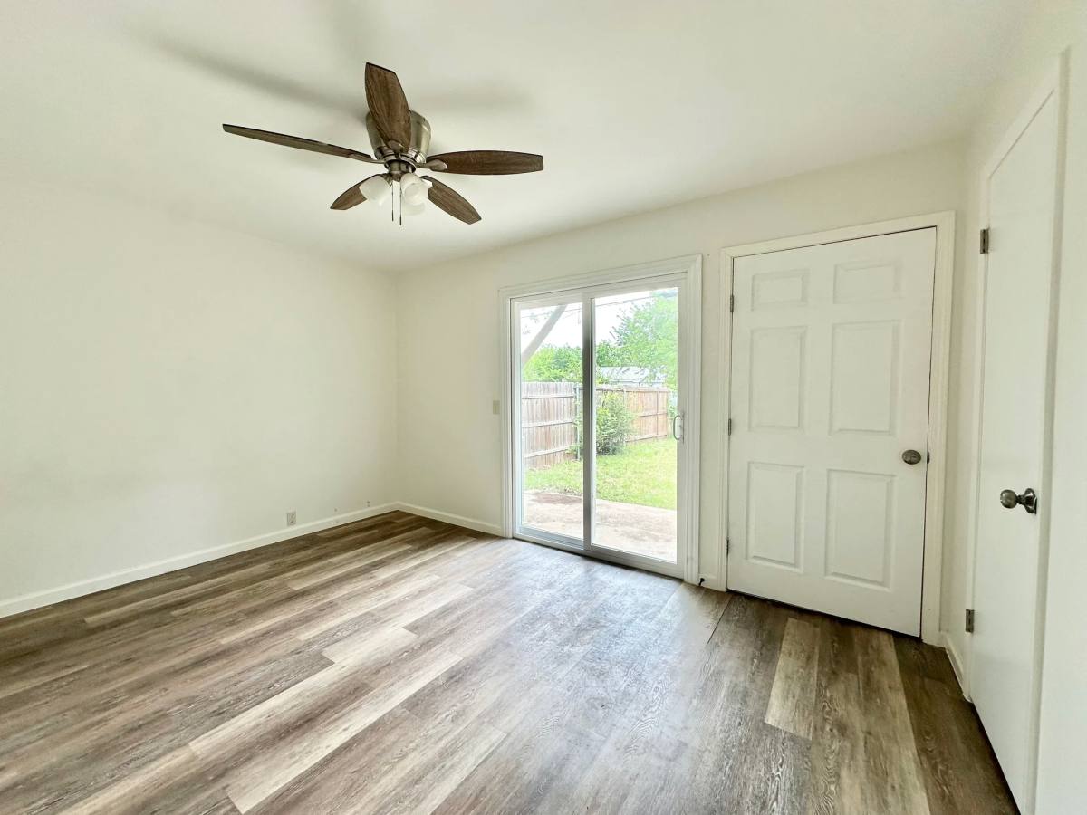 Apartment for rent at 4933 Curzon Ave, Fort Worth, TX 76107