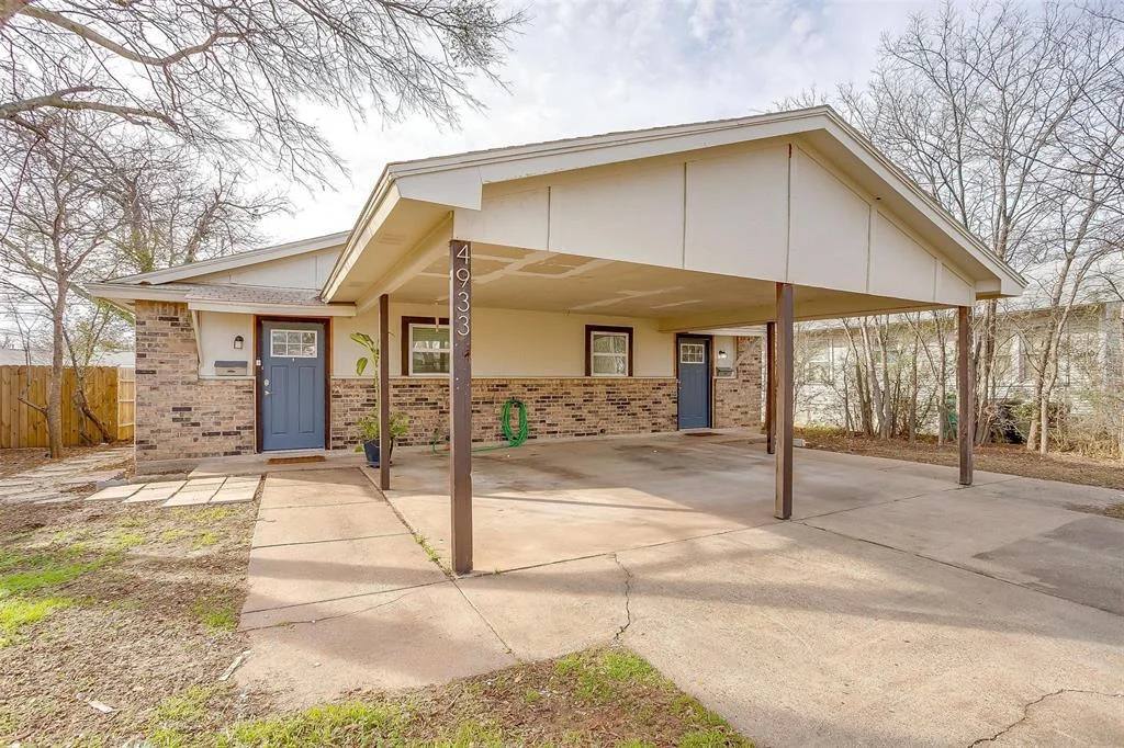 Apartment for rent at 4933 Curzon Ave, Fort Worth, TX 76107
