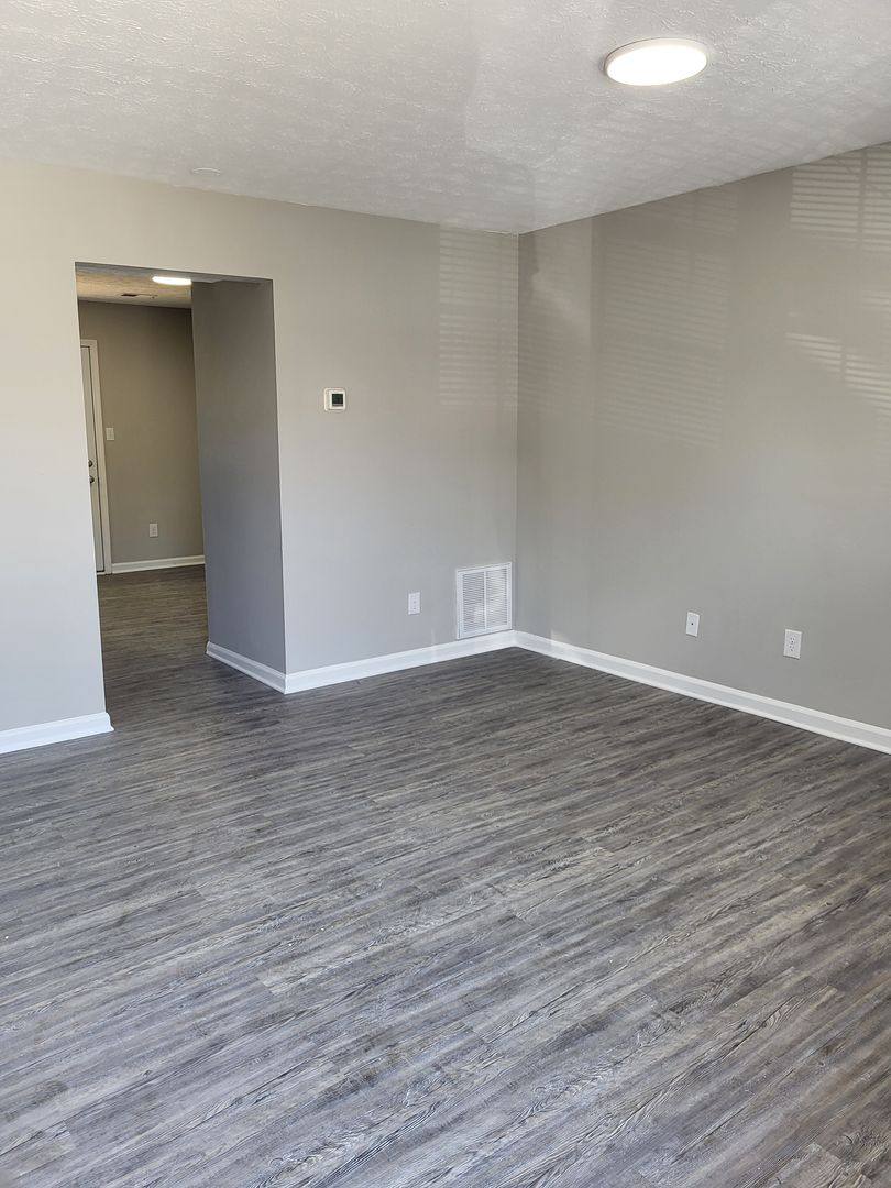 Apartment for rent at 102 Barnes Lane, Berea, KY 40403