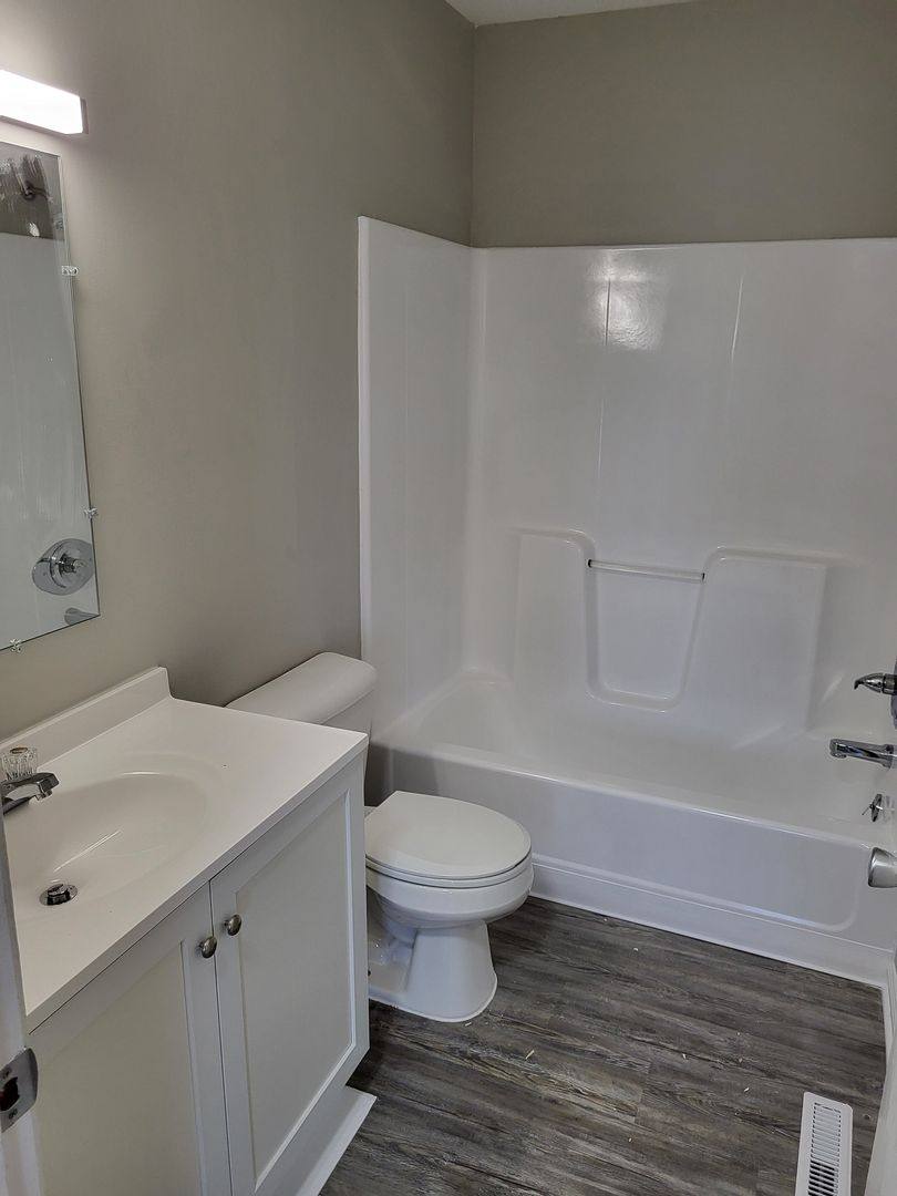 Apartment for rent at 102 Barnes Lane, Berea, KY 40403